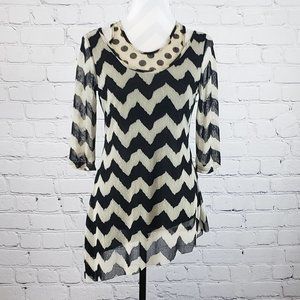 Atmosphere Medium Asymmetrical Hem Blouse